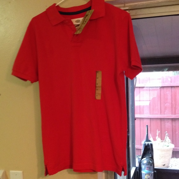 All red collar shirt - Picture 1 of 3