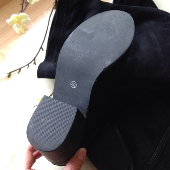 NEW ✨suede boots - Picture 2 of 4