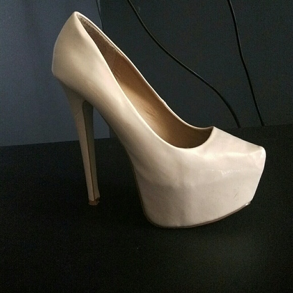 Heels - Picture 3 of 3