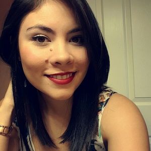 Meet your Posher, Nicole