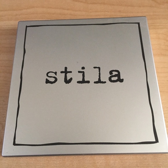 Stila eyeshadow and cheek palette in "Noire"