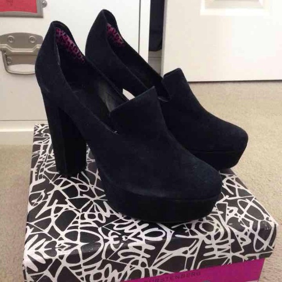 Diane von Furstenberg Black Suede Platform Pumps