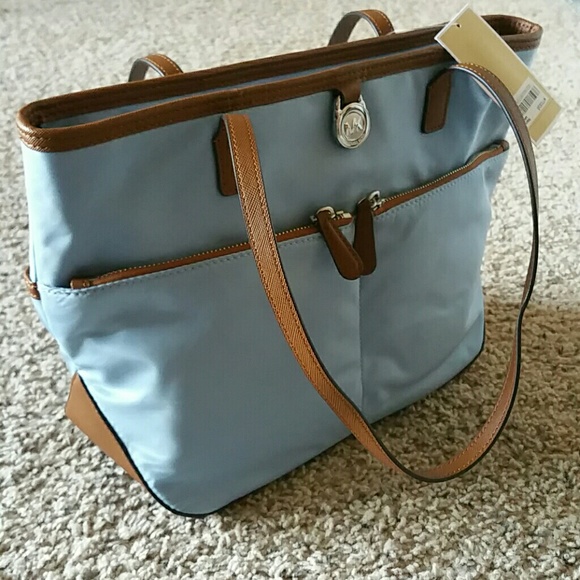 !SOLD!! authentic Michael Kors tote