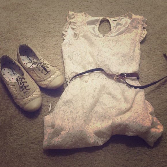 Forever 21 Dresses & Skirts - Forever 21 lace dress