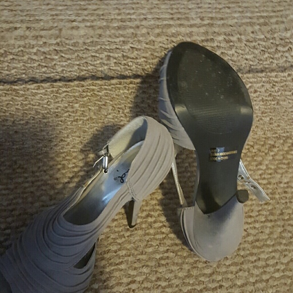 Heels - Picture 2 of 2