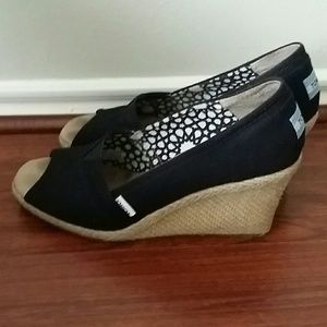 TOM'S Black Canvas Wedges