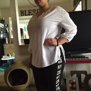 Stylus white blouse. 👚👌🏼🌷