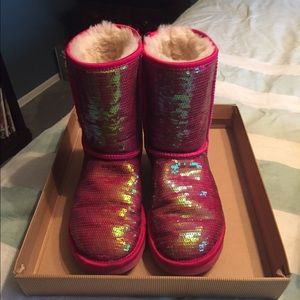 Women's size 7 Ugg pink sequin short boots
