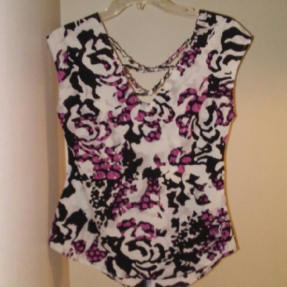 Top - Picture 2 of 2