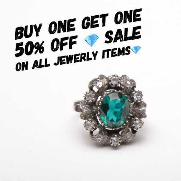 Tibetan silver tone earrings - Picture 2 of 2