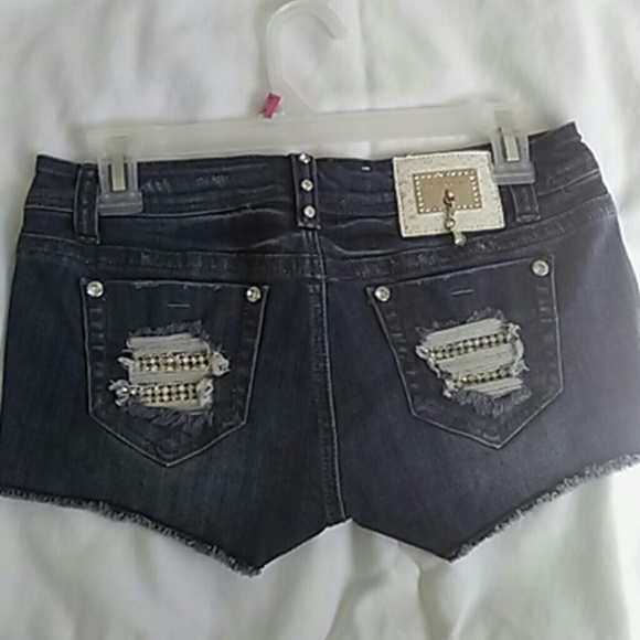 Short Jean Shorts - Picture 2 of 2