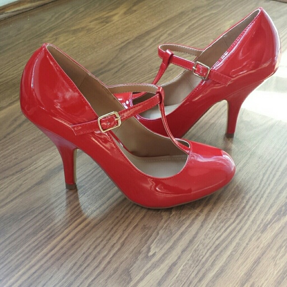 Flash sale Red pumps/heels