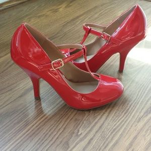 Flash sale Red pumps/heels