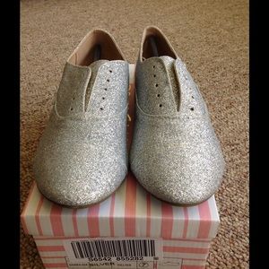 Diva Lounge Danika-02 in Silver Glitter