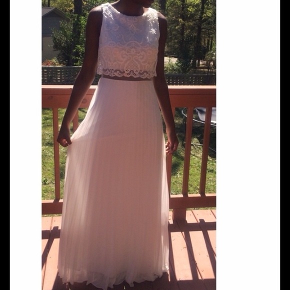 Caché Prom Dress