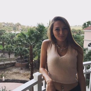 Meet your Posher, Caitlyn