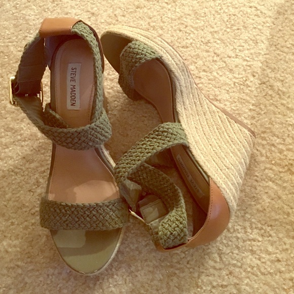 Steve Madden olive espadrilles