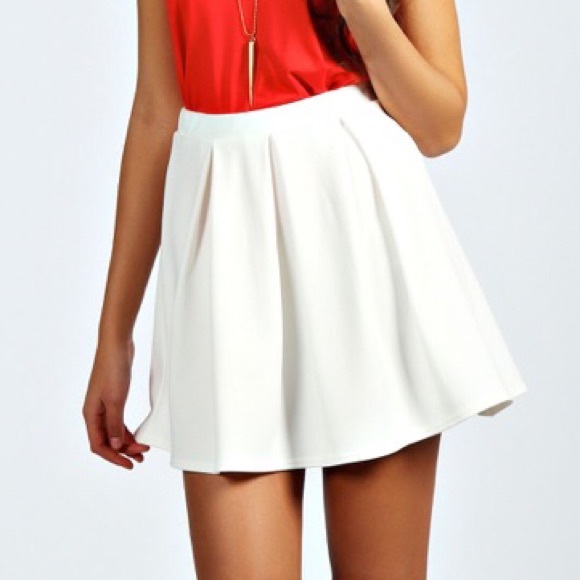 BooHoo Classic White Pleated Skater Skirt