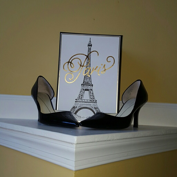 PATENT LEATHER PUMPS