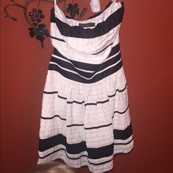 Dress - Picture 1 of 2