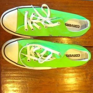 Fluorescent green Converse