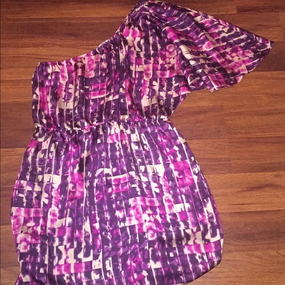 Dress - Picture 1 of 1