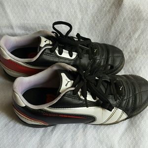Kids Puma soccer shoes