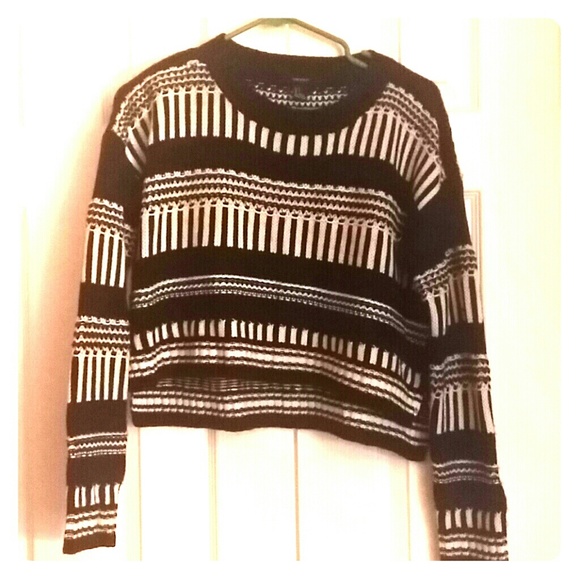 Forever 21 Crop Sweater - Picture 1 of 2