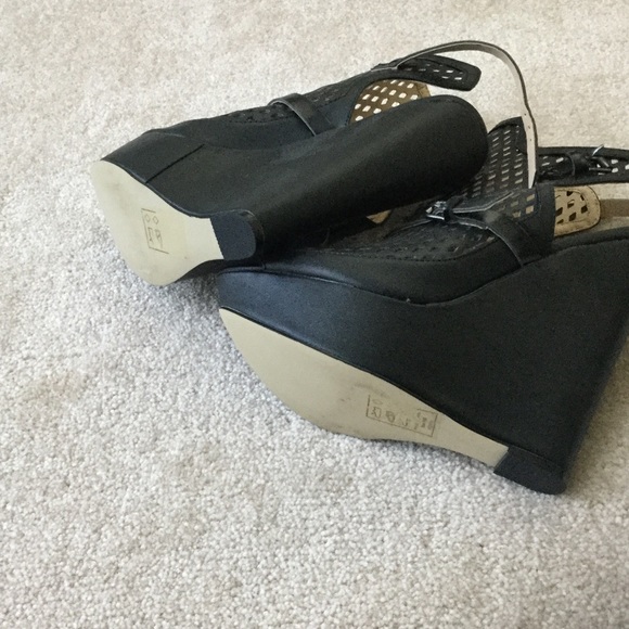 Shabooties black worn once beau & Ashe size 7 - Picture 2 of 3