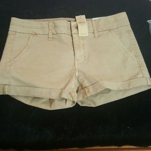 ????PRICE DROP???? NWT Khaki shorts