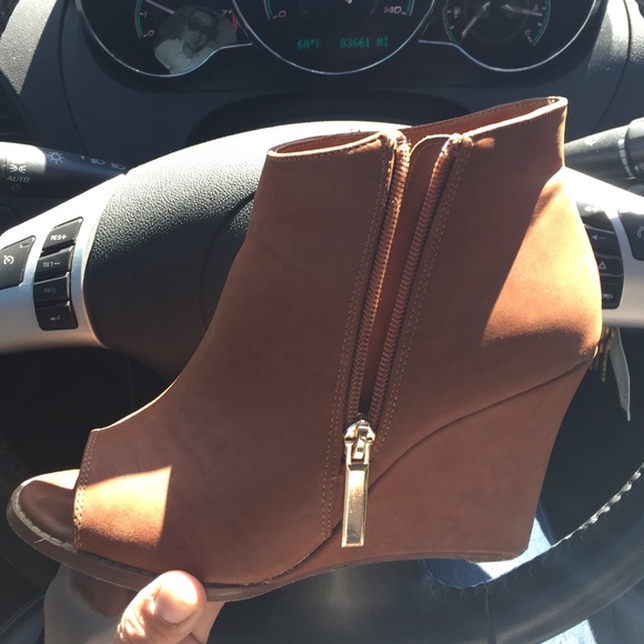 Perfect tan bootie!
