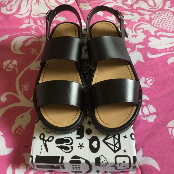 Black jelly sandals