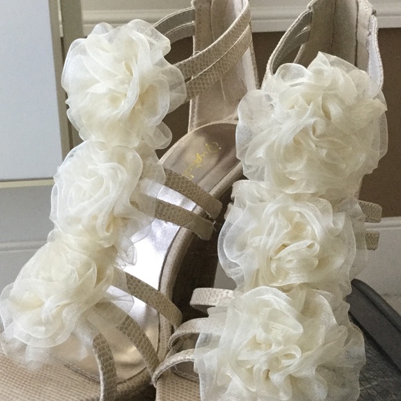 Hot lil party shoes. Worn once ex condition. Qupid - Picture 3 of 3