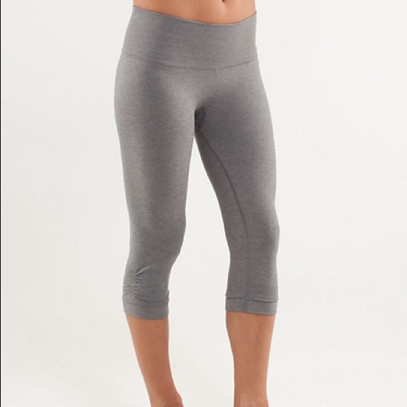 NWOT Lululemon 'In the Flow' Crops, Grey 6
