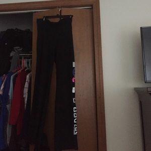 Medium vs pink yoga pants