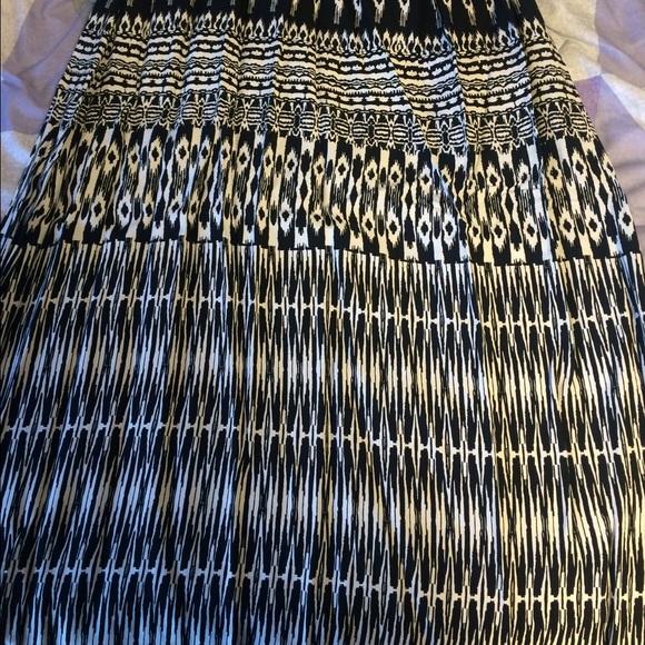 Black and white patterned strapless maxi dress - Picture 3 of 3