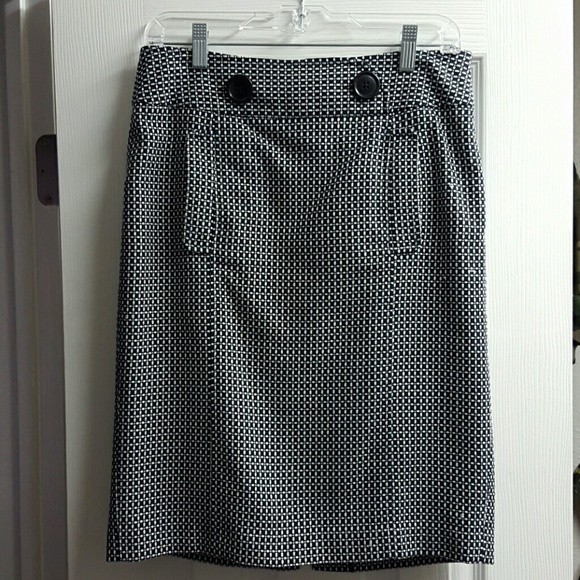 Ann Taylor Black & White Skirt - Picture 1 of 1