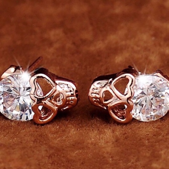 💀 Rose Gold CZ Skull Earrings - Picture 3 of 4