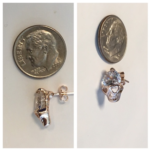 💀 Rose Gold CZ Skull Earrings - Picture 4 of 4