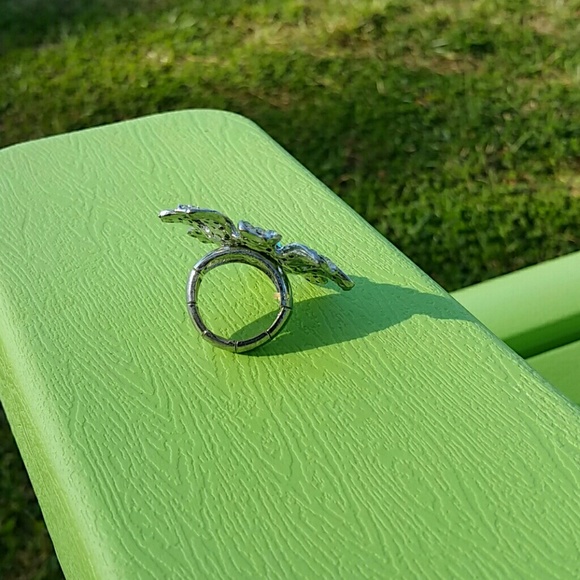 Flower ring - Picture 3 of 3