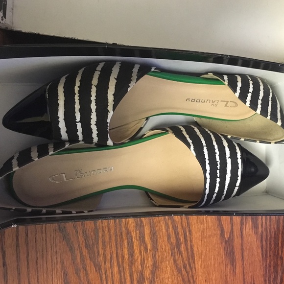 Black white flats