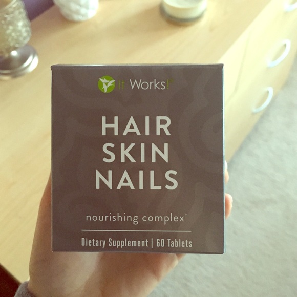 It Works hair skin & nails