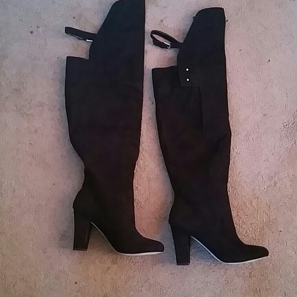Over-the-knee faux suede boots