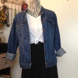 AUTHENTIC LEVI'S JEAN JACKET