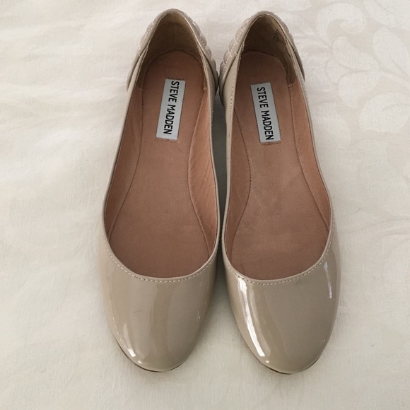 Steve Madden nude flats