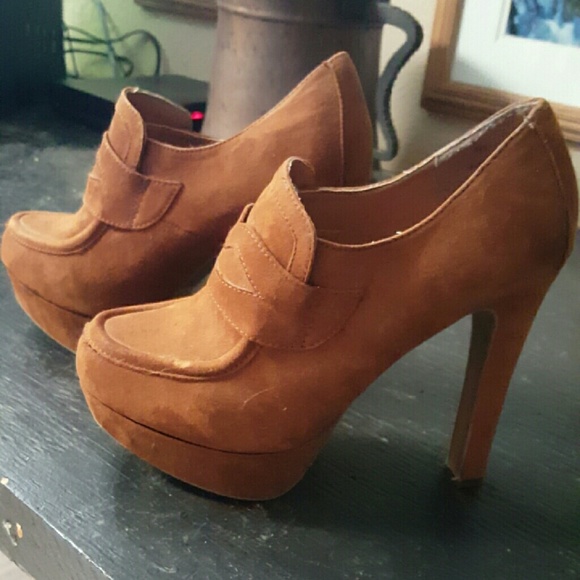 Copper suede heel