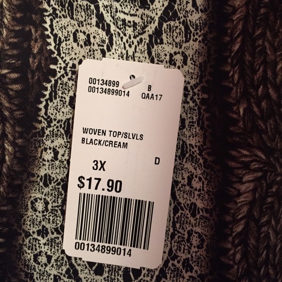 SOLD-NWT F21 Lace Print Top - Picture 4 of 4