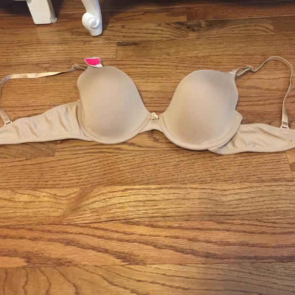 NWT!! Tan Self Expressions by Maidenform Bra