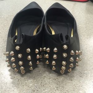 LAST CHANCE DONATING MAKE AN OFFER Black Flats