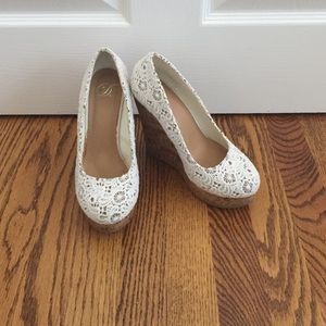 White/Cork Flower Lace Wedges